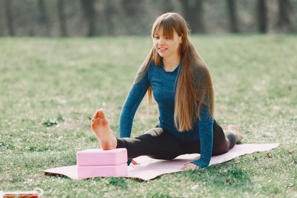O que é e como usar os blocos de Yoga? Aproveite ao máximo sua